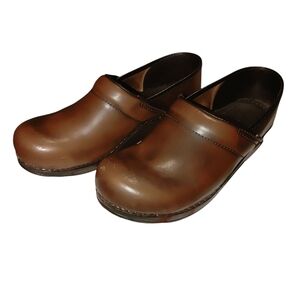 Classic Brown Sanita Leather Men's Clogs